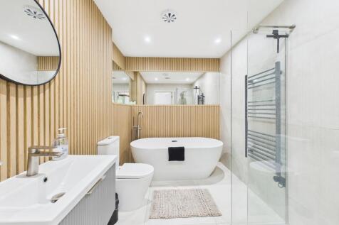 CAM02119G0-PR0489-STILL013