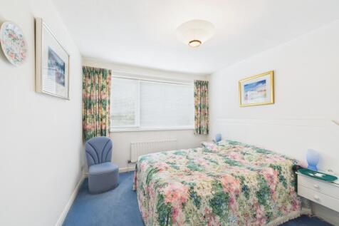 CAM02136G0-PR0470-STILL006