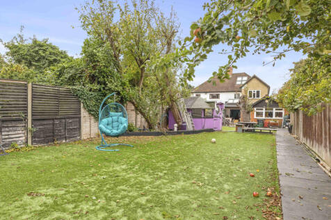 145 Courthouse Road, SL6 6HY (LOW RES)-14