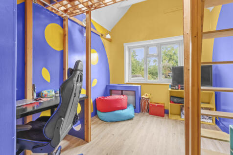 145 Courthouse Road, SL6 6HY (LOW RES)-4