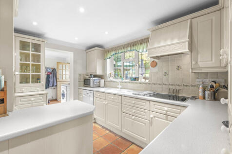 Three Oaks, The Close, SL8 5PE (LOW RES)-15