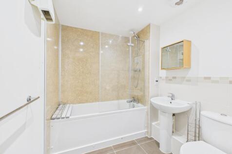 CAM02119G0-PR0478-STILL002