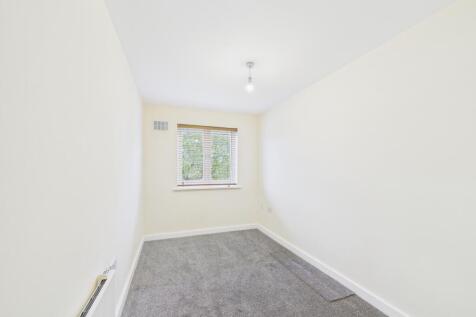 CAM02136G0-PR0488-STILL003