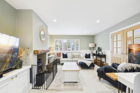 CAM02136G0-PR0478-STILL001