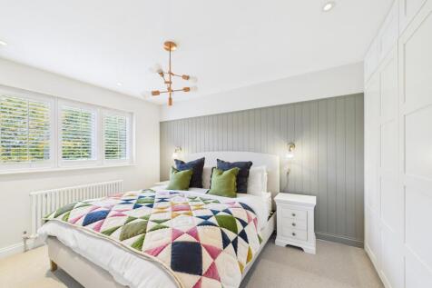 CAM02136G0-PR0478-STILL017