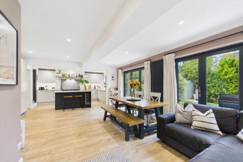 CAM02136G0-PR0478-STILL003