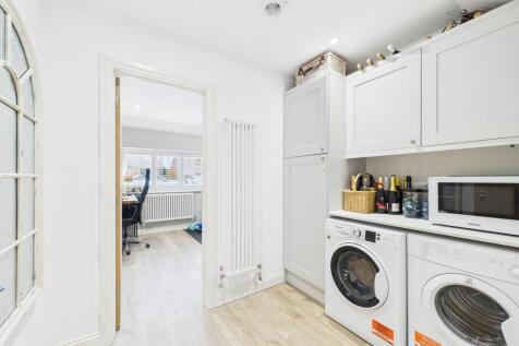 CAM02136G0-PR0478-STILL012