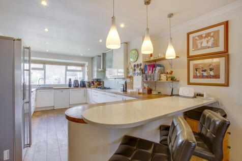 3 Spinners Walk, SL7 2AL-14