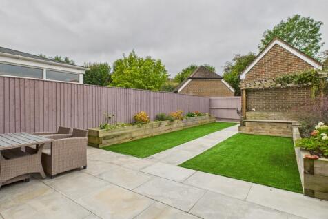 CAM02119G0-PR0476-STILL013