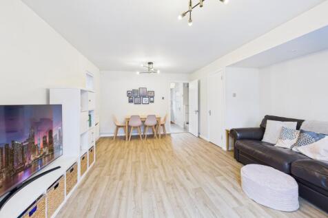 CAM02119G0-PR0476-STILL006