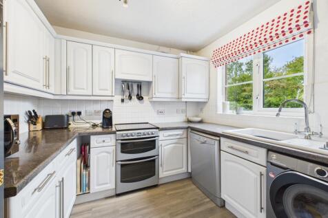 CAM02119G0-PR0476-STILL002