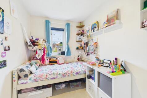 CAM02119G0-PR0476-STILL011