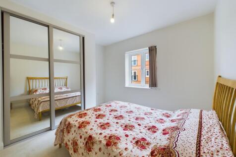 CAM02119G0-PR0048-STILL002