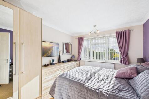 CAM02136G0-PR0484-STILL005