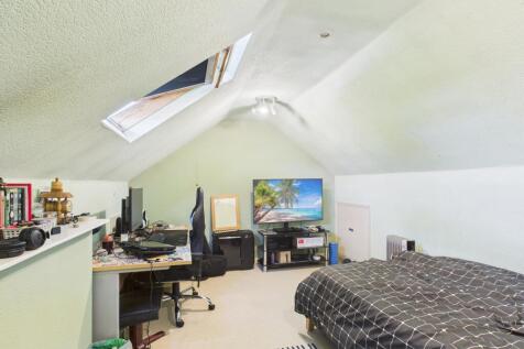 CAM02136G0-PR0484-STILL004