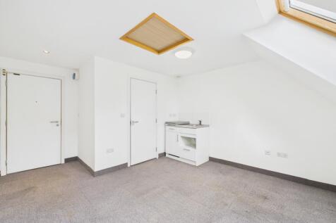 CAM02136G0-PR0474-STILL002