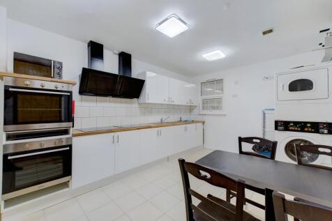 CAM02136G0-PR0004-STILL005