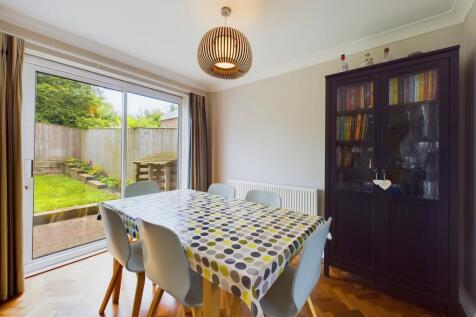 CAM02119G0-PR0237-STILL008