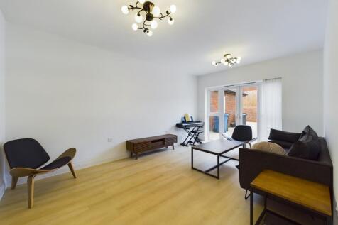 CAM02119G0-PR0075-STILL002