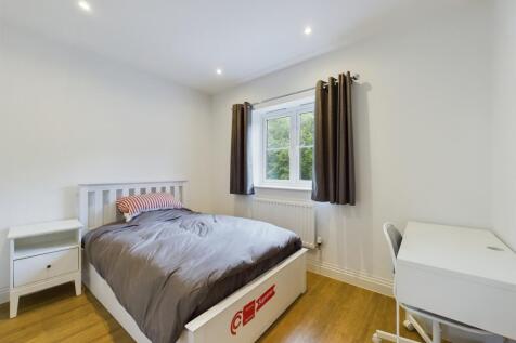 CAM02119G0-PR0075-STILL011