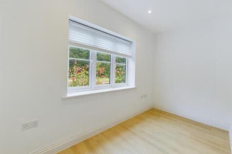 CAM02119G0-PR0075-STILL001