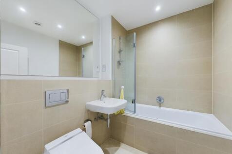 CAM02119G0-PR0075-STILL012