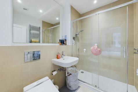 CAM02119G0-PR0075-STILL015