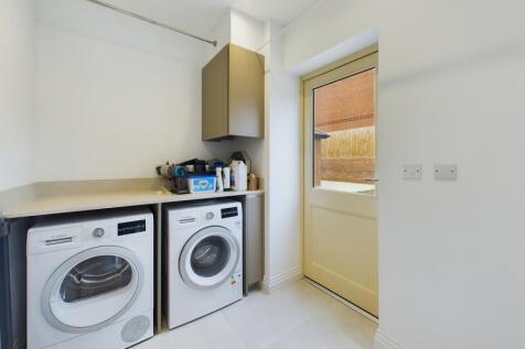 CAM02119G0-PR0075-STILL008