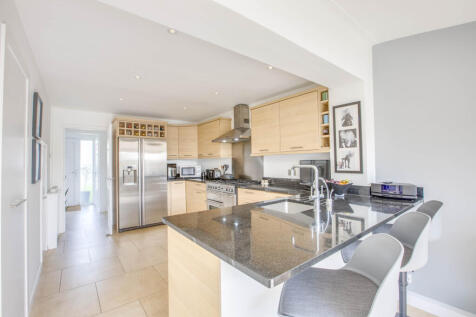 15 Greenside, Bourne End, SL8 5TW EXTRA (LOW RES)-