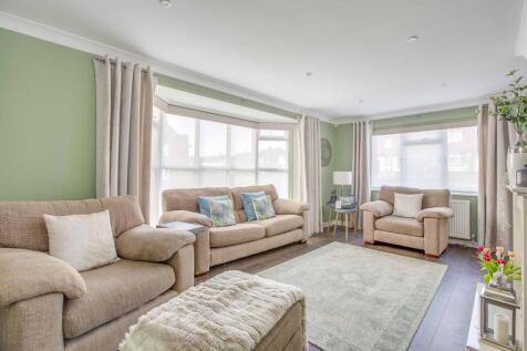 15 Greenside, SL8 5TW (LOW RES)-7