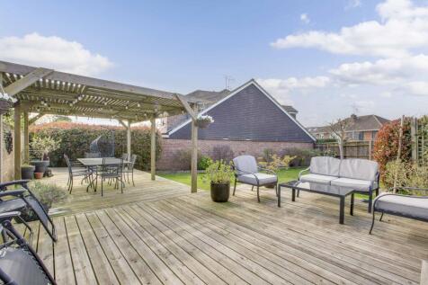 15 Greenside, SL8 5TW (LOW RES)-12