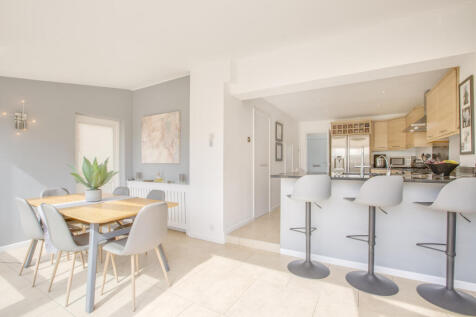 15 Greenside, SL8 5TW (LOW RES)-10