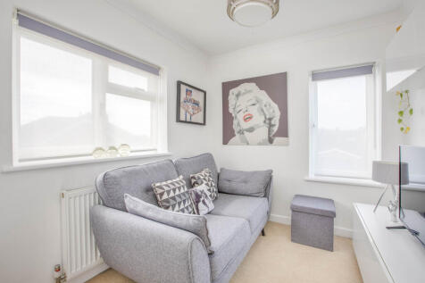 15 Greenside, SL8 5TW (LOW RES)-3