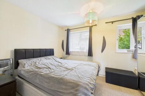 CAM02136G0-PR0486-STILL003