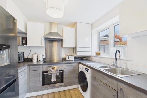 CAM02136G0-PR0487-STILL005