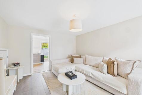 CAM02136G0-PR0487-STILL013