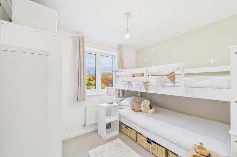 CAM02136G0-PR0487-STILL019