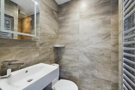 CAM02136G0-PR0024-STILL002