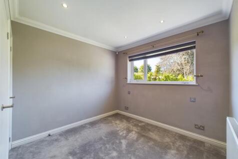 CAM02136G0-PR0024-STILL003