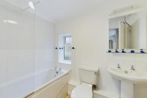 CAM02119G0-PR0209-STILL001