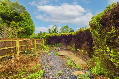 CAM02119G0-PR0209-STILL011 copy