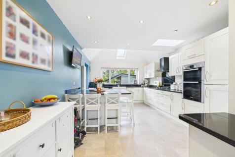 CAM02136G0-PR0491-STILL009 - Copy