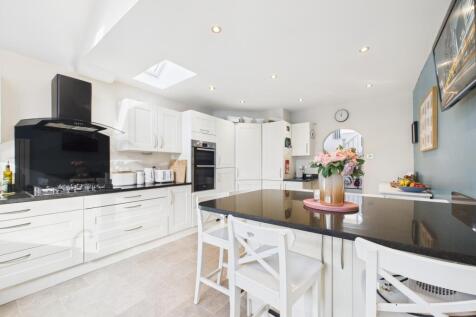 CAM02136G0-PR0491-STILL008 - Copy