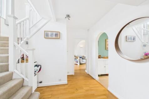 CAM02136G0-PR0491-STILL014