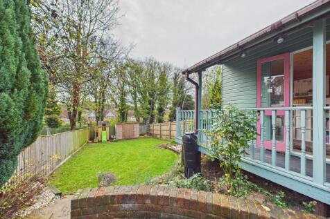 CAM02136G0-PR0491-STILL015