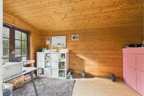 CAM02136G0-PR0491-STILL020