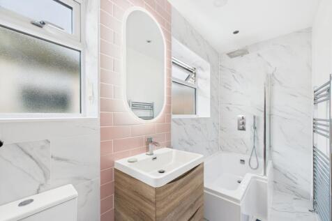 CAM02136G0-PR0491-STILL022