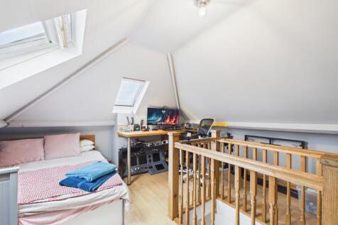 CAM02136G0-PR0491-STILL026