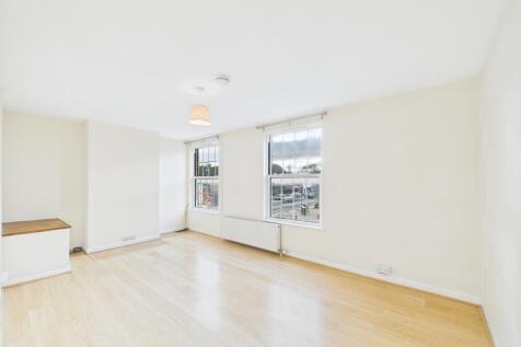 CAM02136G0-PR0493-STILL001