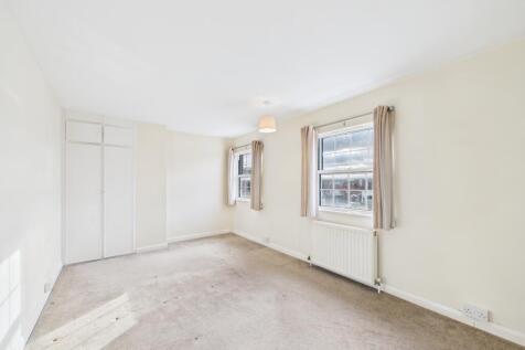 CAM02136G0-PR0493-STILL010